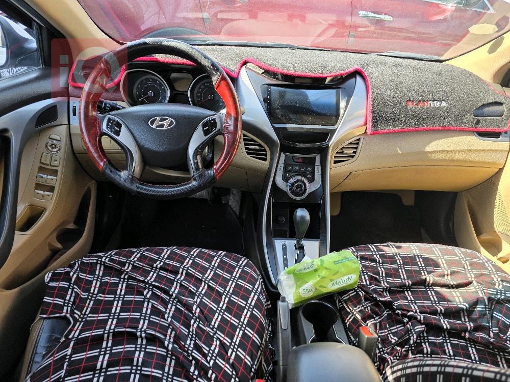 هیۆندای ئەلەنترا